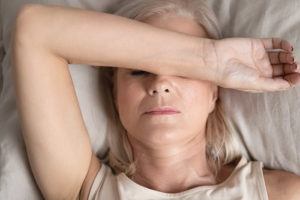 donna in menopausa soffre di insonnia